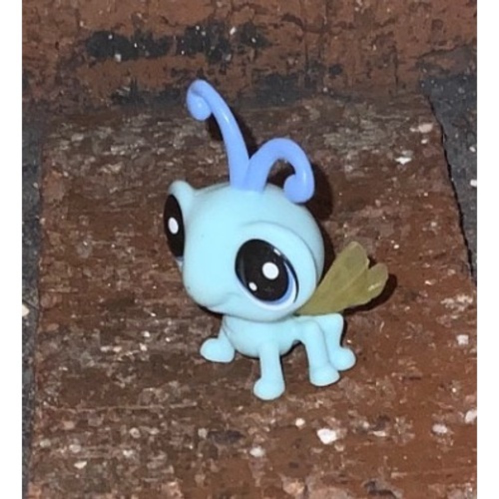 Hasbro Littlest Pet Shop Blue Dragonfly Figure Yellow Wings Purple Antennae LPS